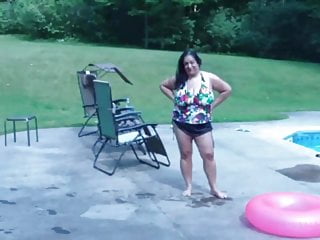 Me And My Busty 50Yo Desi Aunty Fwb At The Pool free video
