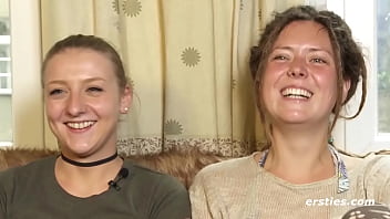 Ersties: Sofie Macht Erste Erfahrung Mit Einem Mädel Und Direkt Vor Kamera free video